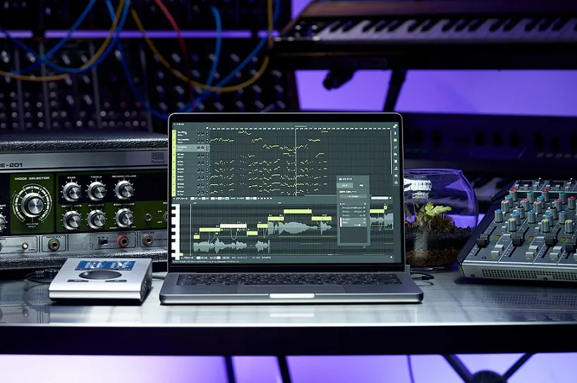 Synthesizer V Studio Synthesizer V Studio